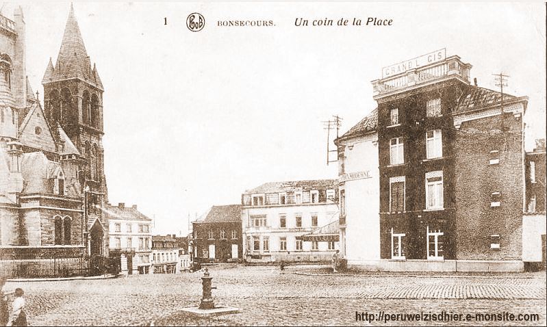 La place et la pompe à eau publique