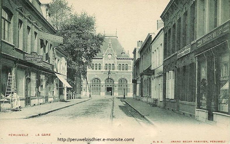 Gare façade Vue depuis la Place Deflinne