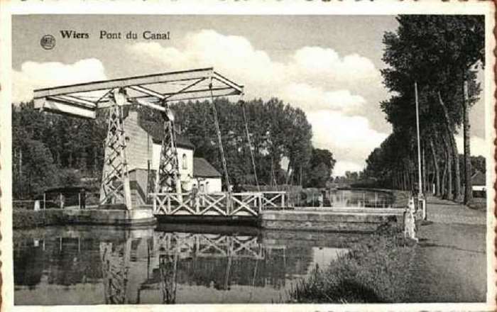 Pont-levis sur l'ancien canal (1)