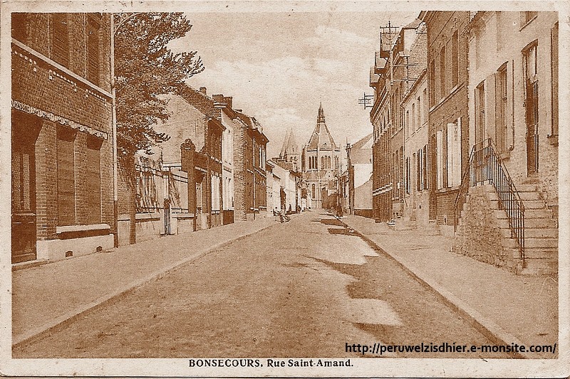 Rue de Saint-Amand vers l'église
