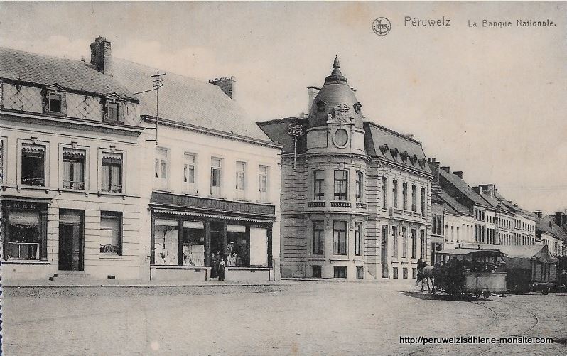 Un convoi descend vers la station des chemins de fer.(1913-1914)
